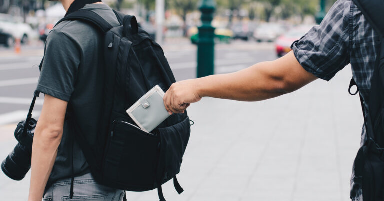 Dicas Essenciais de Segurança para Viajantes